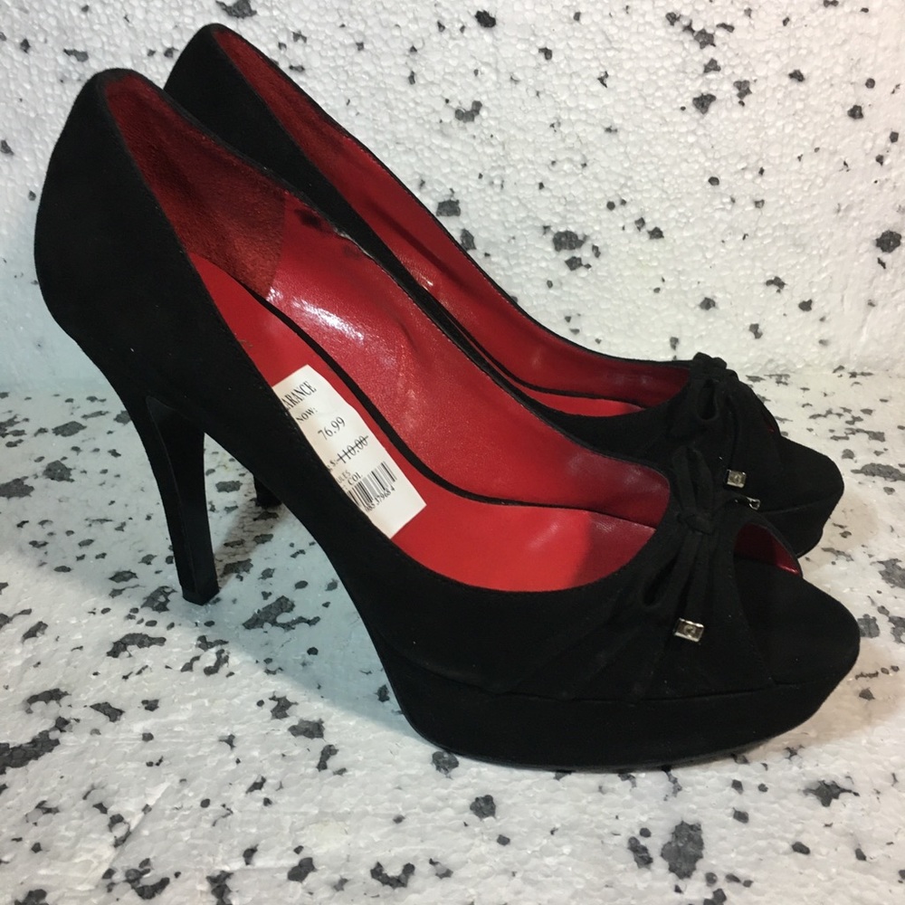GUESS BLACK HEELS SIZE 10
